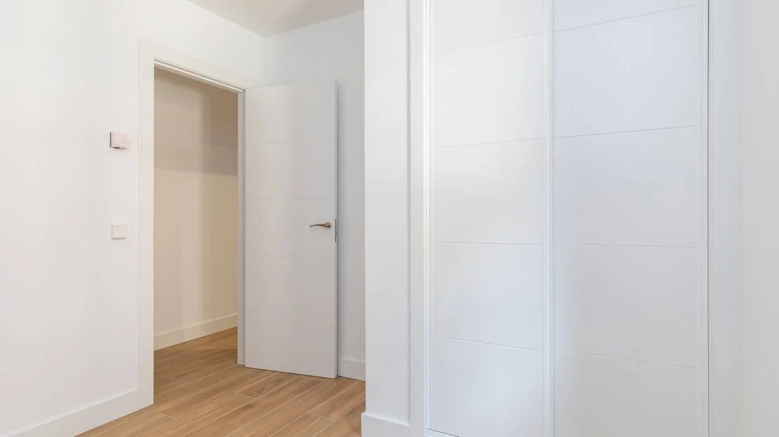 Dormitorio con armario - Edifico Real