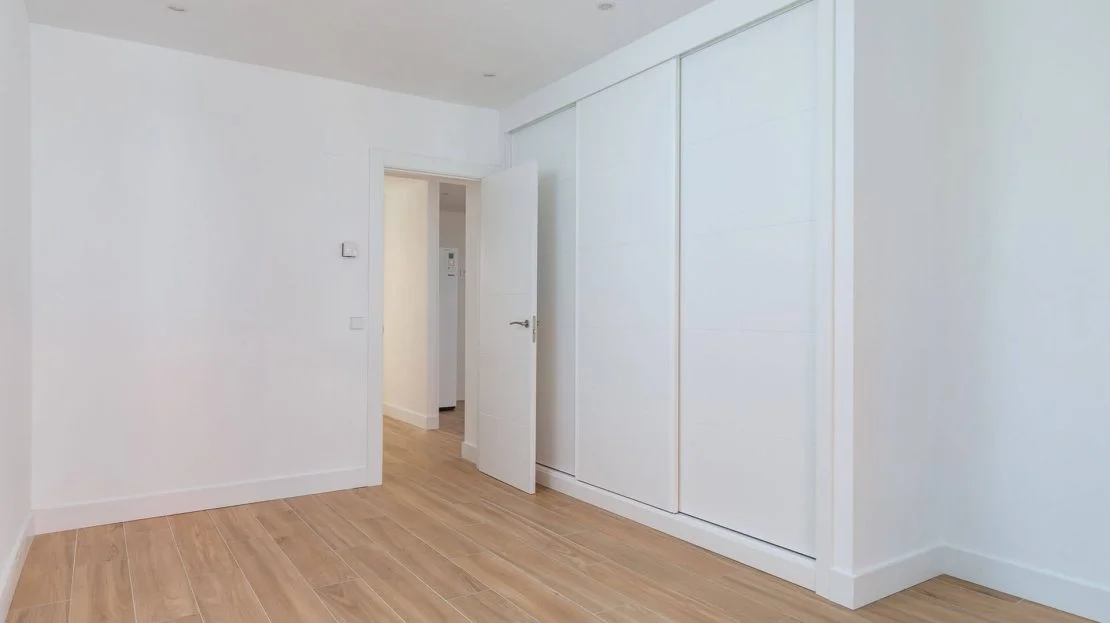 Dormitorio con armario - Edifico Real